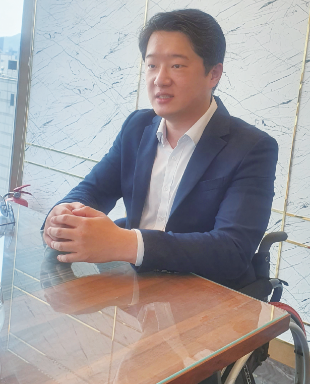 전문의에서 변호사로 삶의 진로 바꿔 [박성...